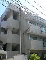 THE URBANE COURT